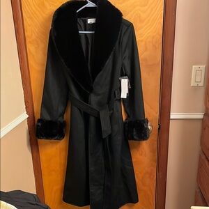 NWT SOFIA BY SOFIA VERGARA BLACK FAUX FUR COLLAR WRAP COAT SIZE MEDIUM (8-10)